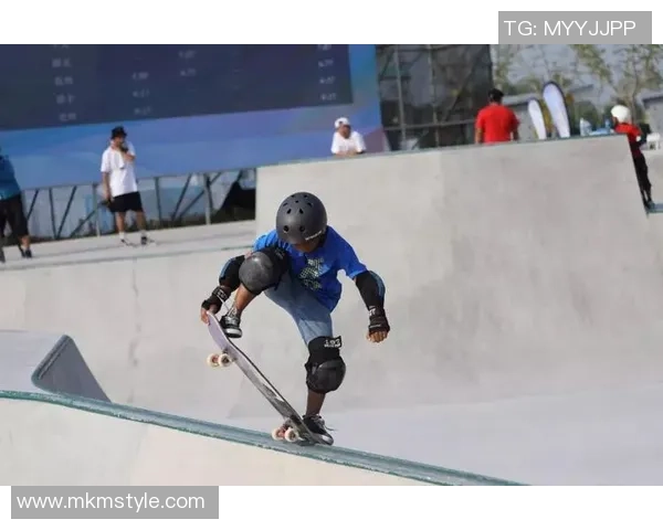 重庆极限运动队在世界滑板锦标赛中以63分稳居积分榜首位